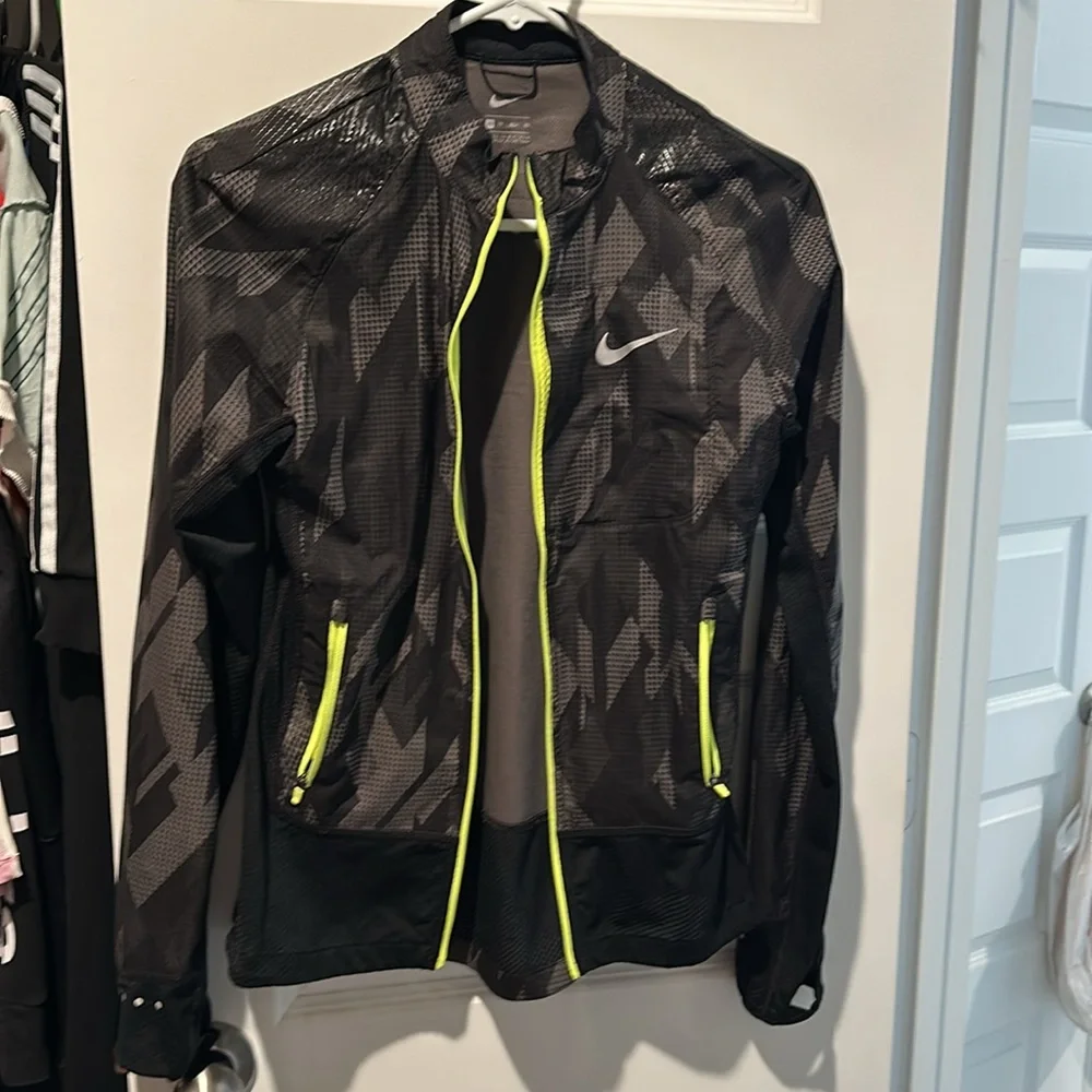 Nike Running Jacket - Picture 2 of 5